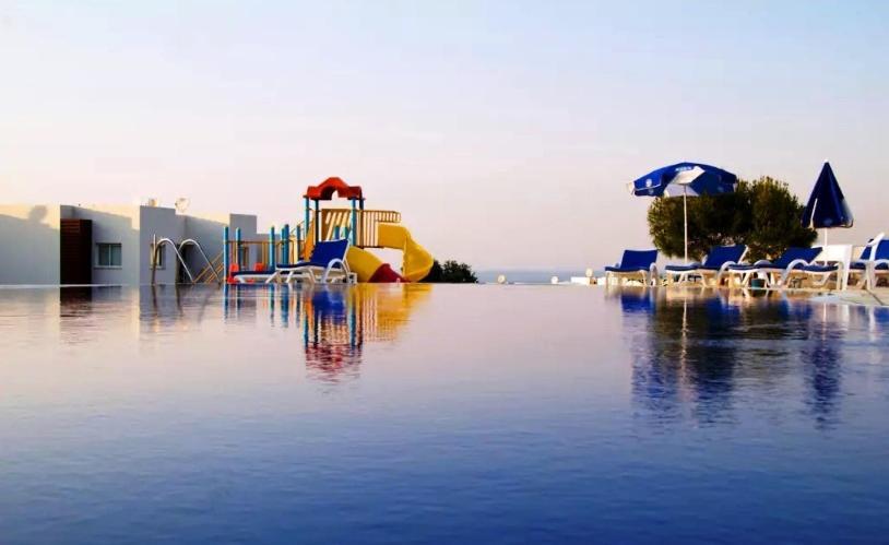 The Seaterra Reserve Penthouse With Mountains&Seaviews And Rooftop Terrace Akanthou エクステリア 写真